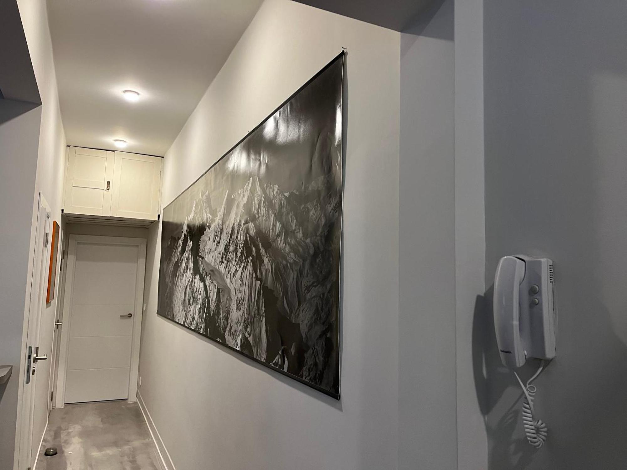 Place With 2 Bedrooms In Apartament